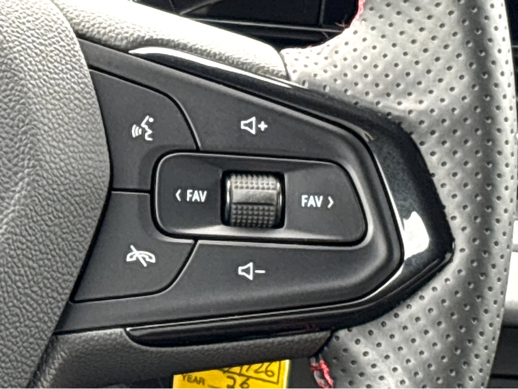 Used 2026 Chevrolet Trax RS w/ Sunroof Package image 13