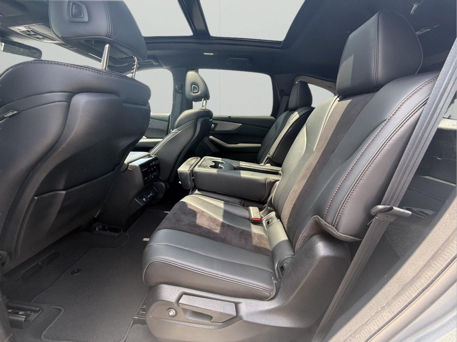 Used 2023 Acura MDX A-Spec AWD/4WD image 26
