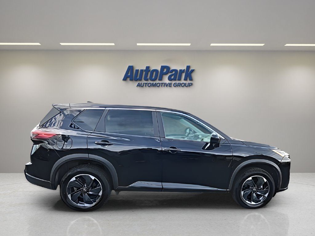 Used 2025 Nissan Rogue SV AWD/4WD image 8