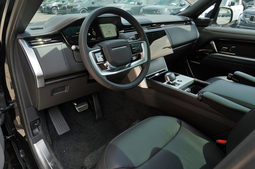 New 2026 Land Rover Range Rover SV AWD/4WD image 17