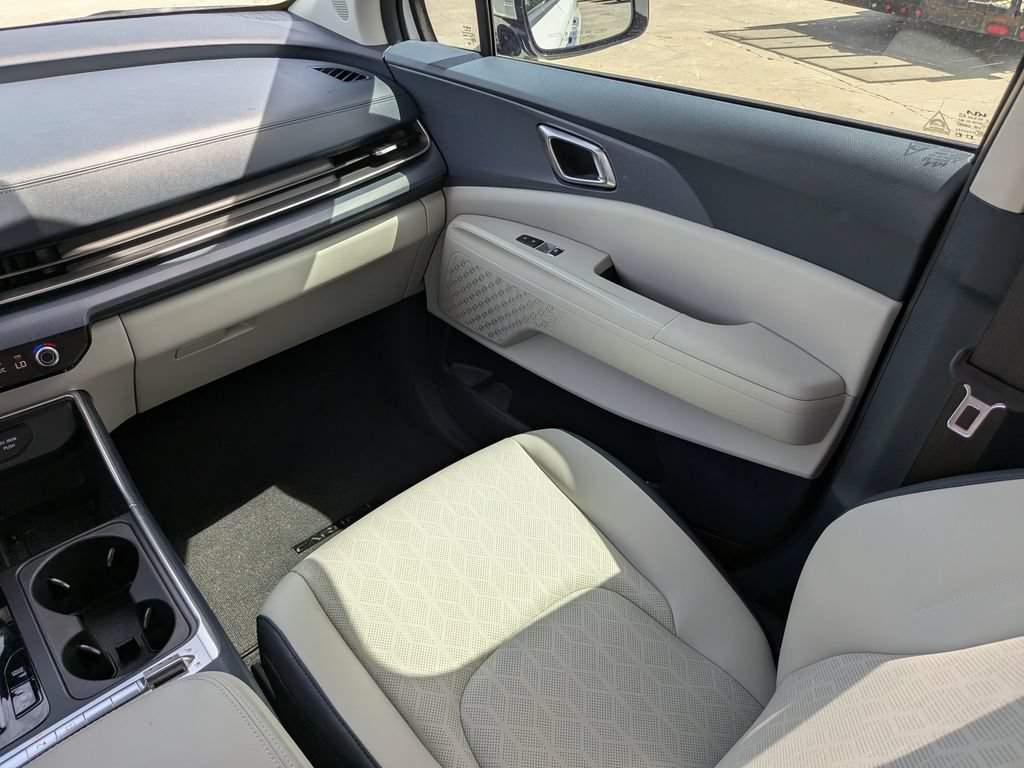 Certified 2026 Kia Carnival SX FWD image 19