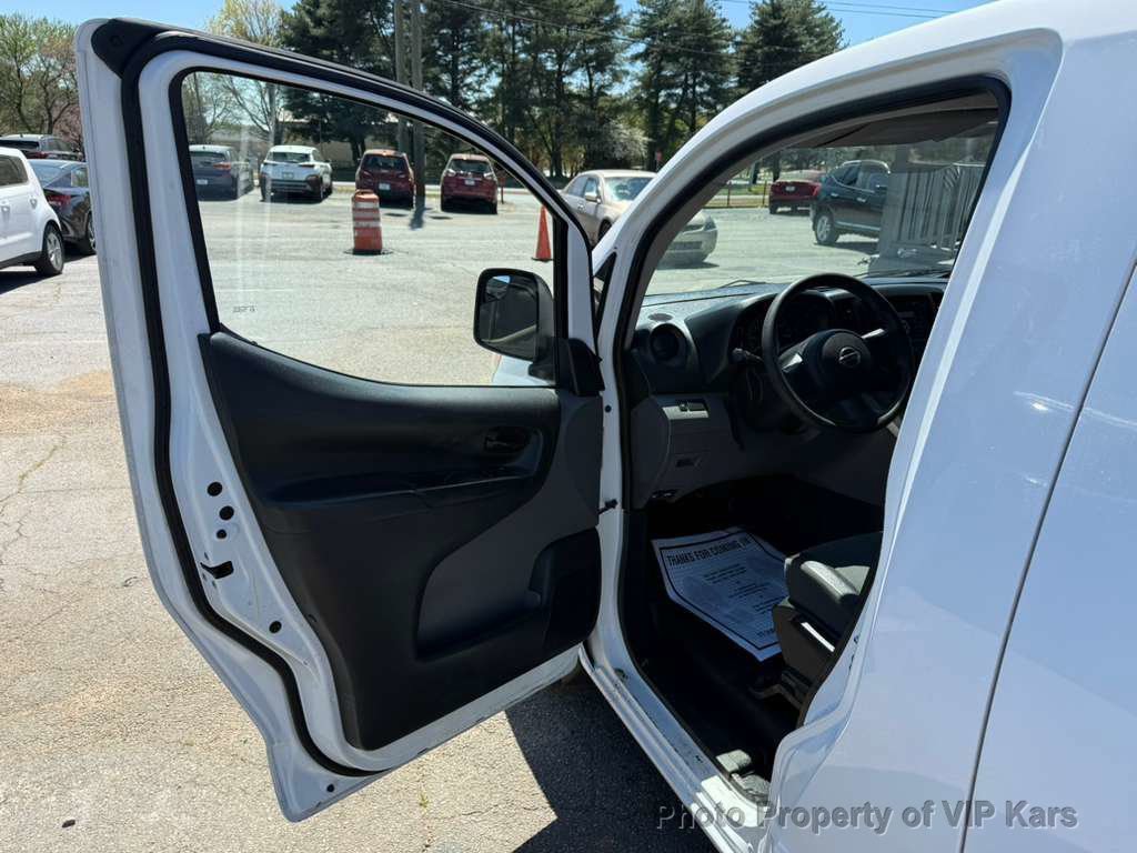 Used 2017 Nissan NV200 S image 9