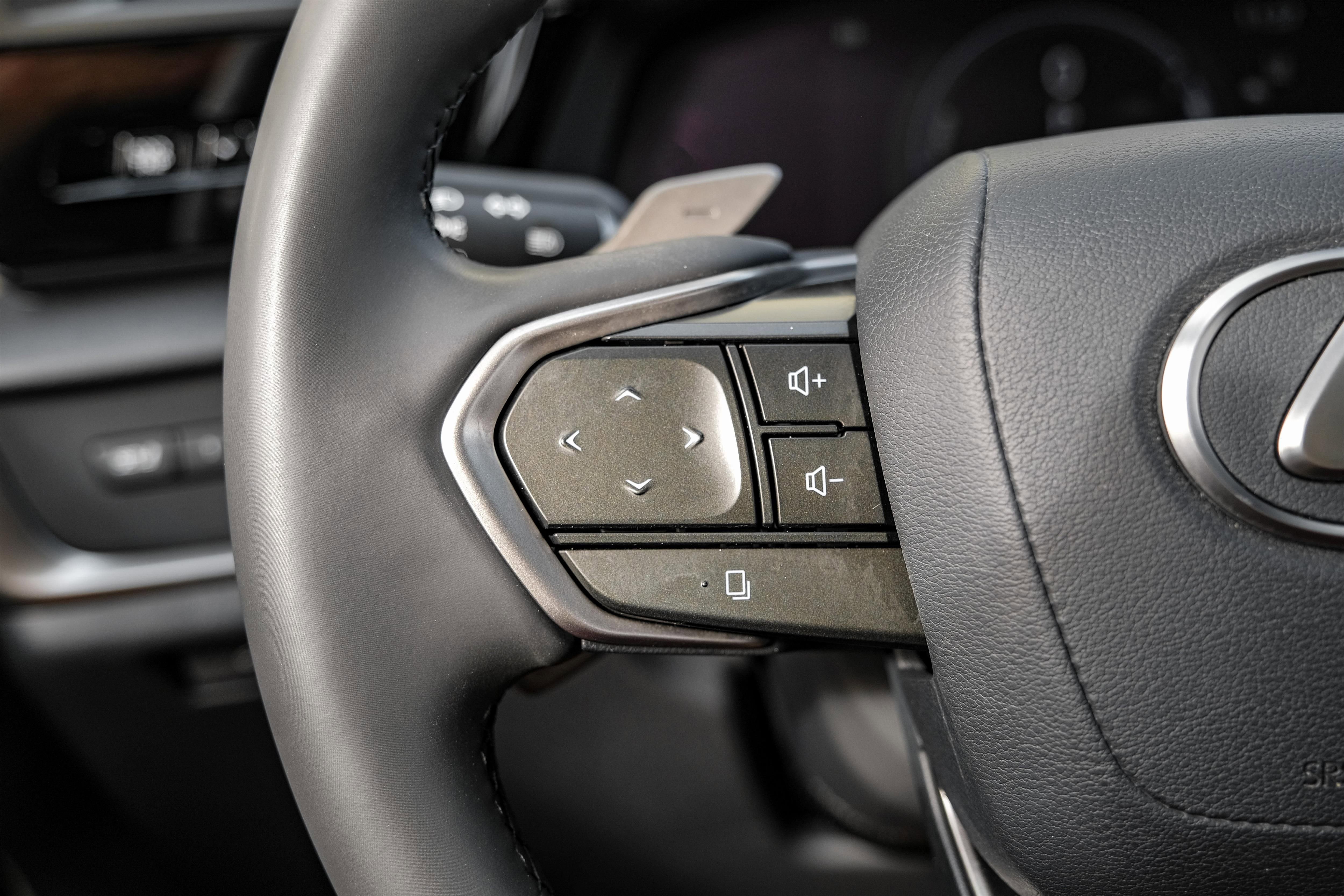 Used 2023 Lexus RZ 450e Premium w/ Technology Package image 16