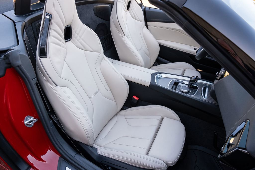 Used 2022 BMW Z4 M40i w/ Premium Package image 27