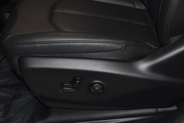 New 2026 Chrysler Pacifica Select image 11