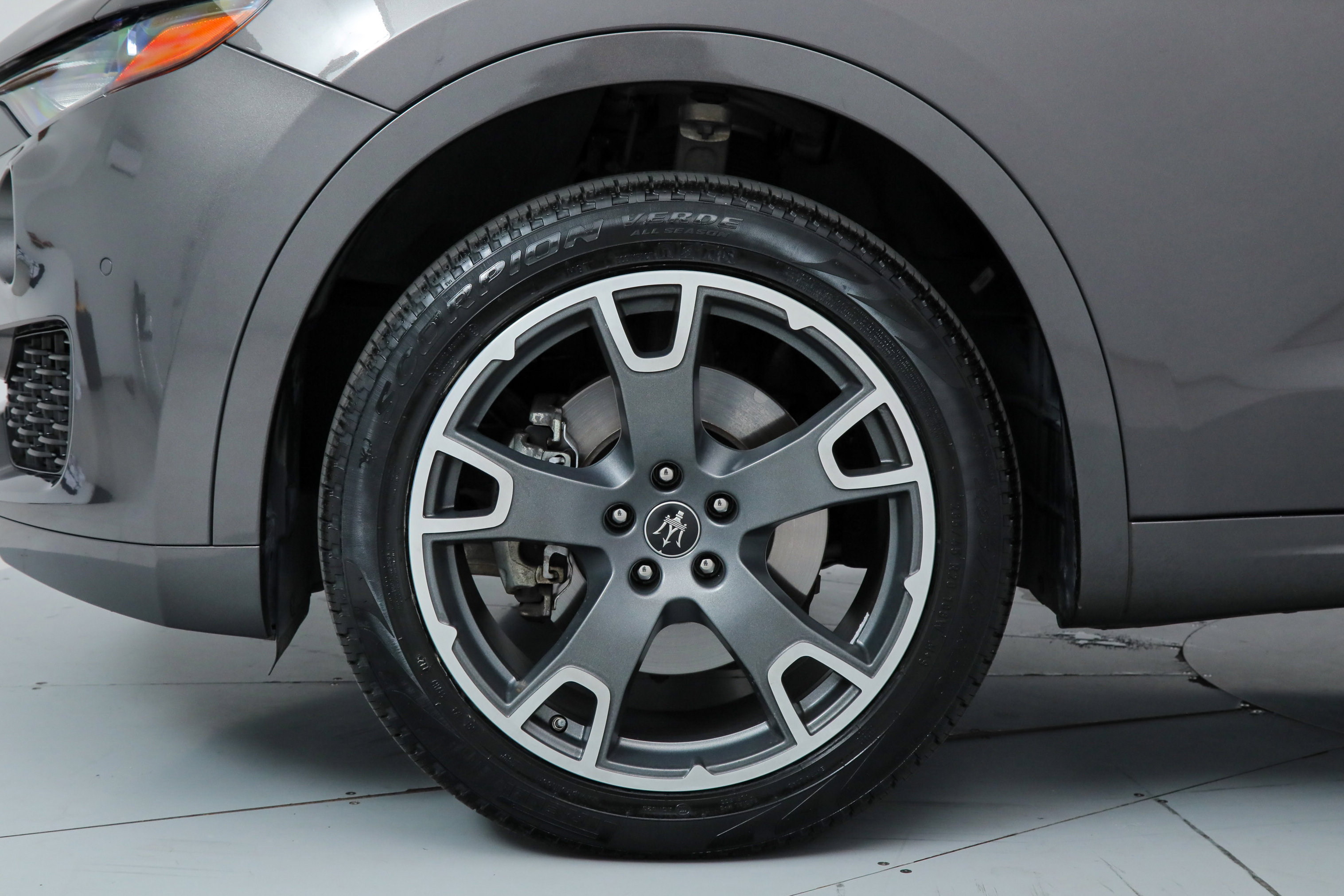 Certified 2023 Maserati Levante GT image 25