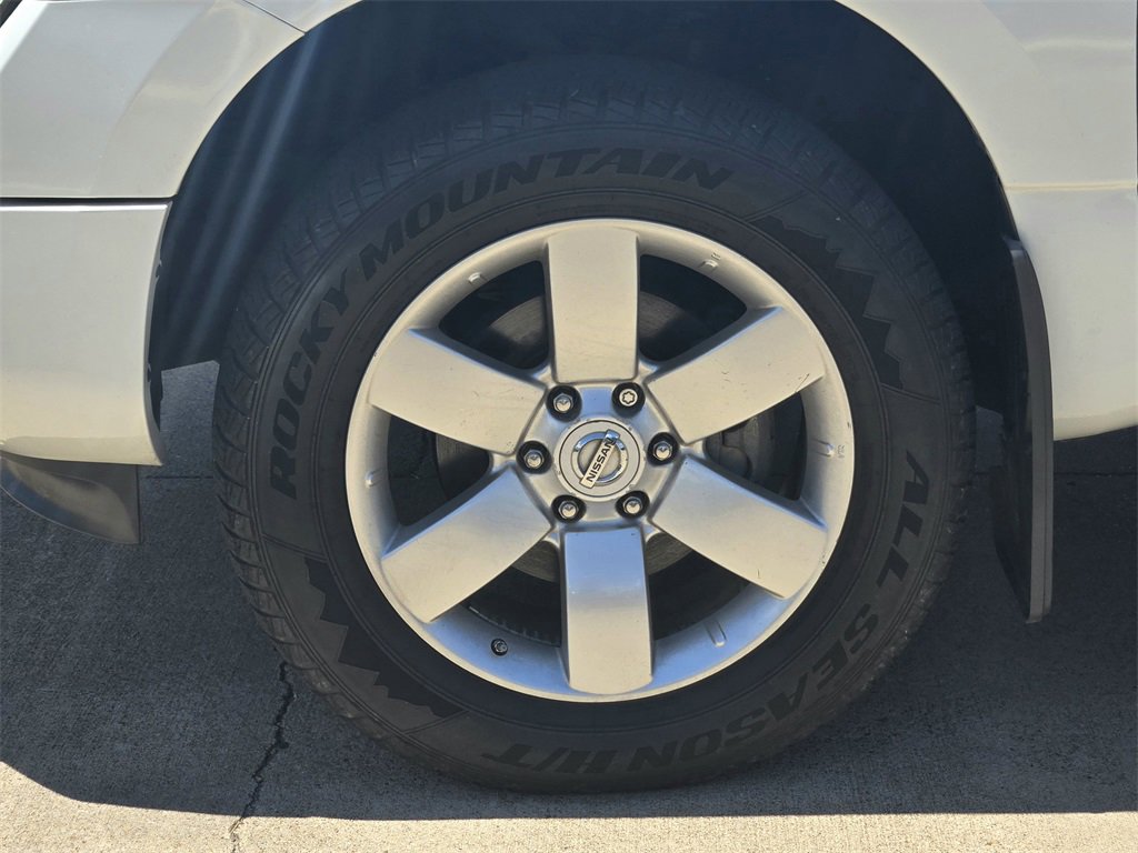 Used 2020 Nissan Titan SL w/ Moonroof Package image 12