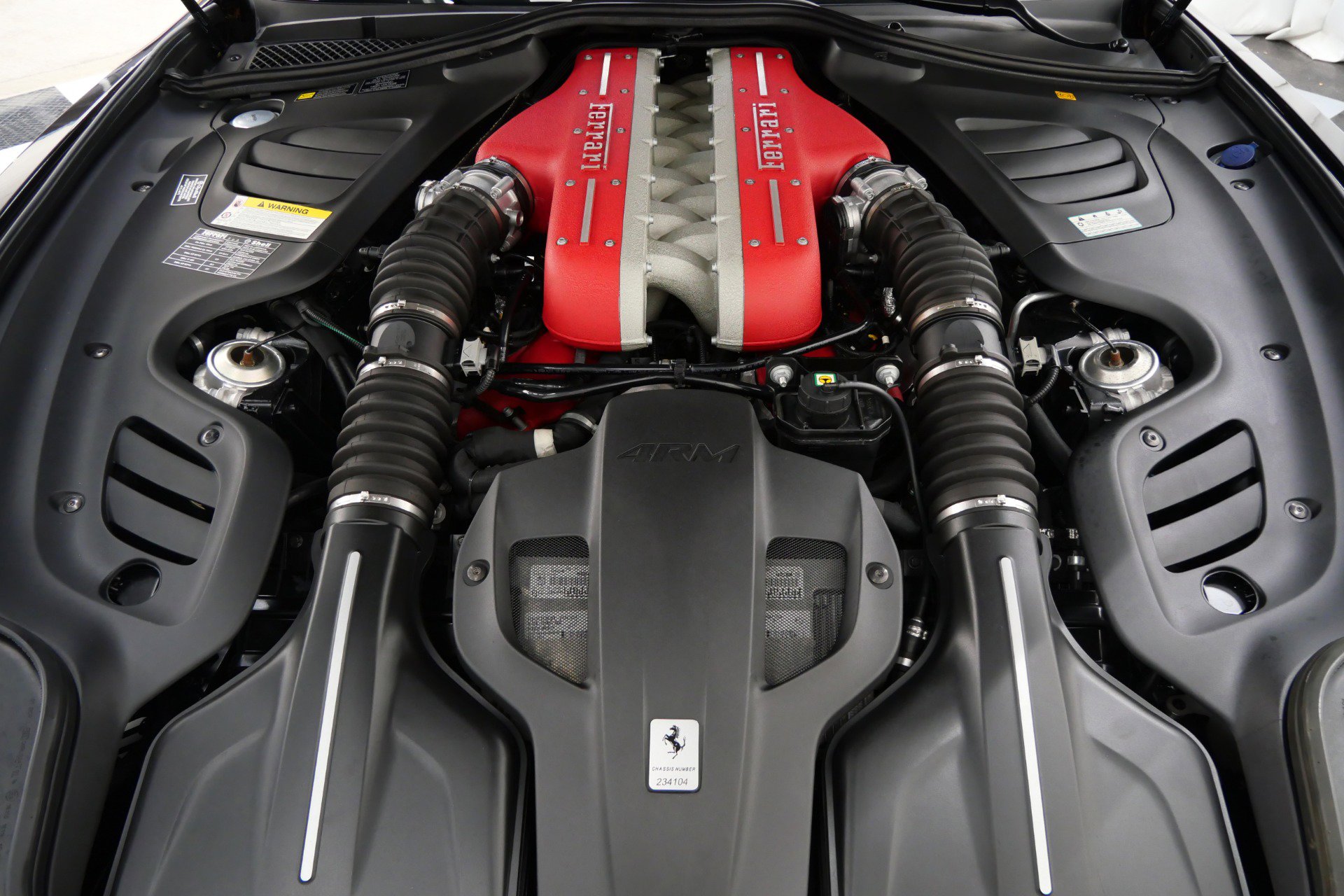 Used 2018 Ferrari GTC4Lusso image 12