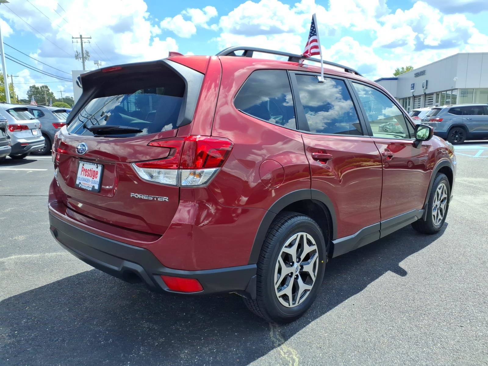 Certified 2023 Subaru Forester Premium AWD/4WD image 2