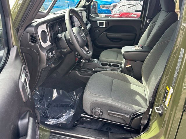 Used 2024 Jeep Wrangler Unlimited AWD/4WD image 26