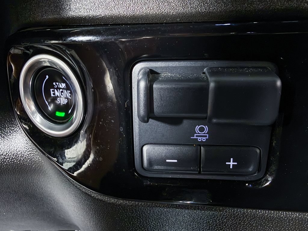 Used 2023 Chevrolet Silverado 1500 LTZ AWD/4WD image 28