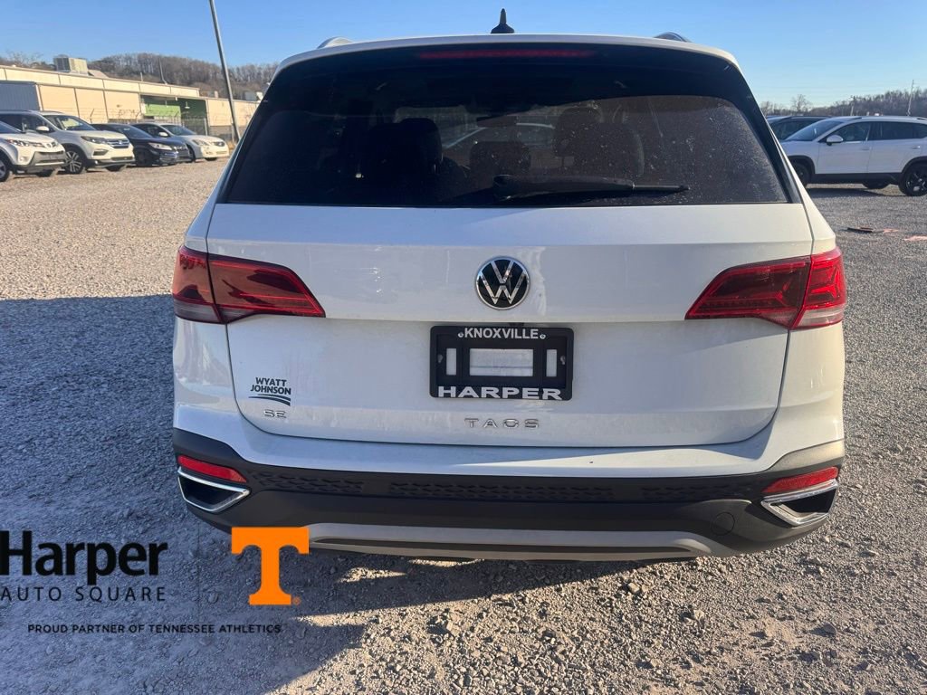 Used 2024 Volkswagen Taos SE image 4
