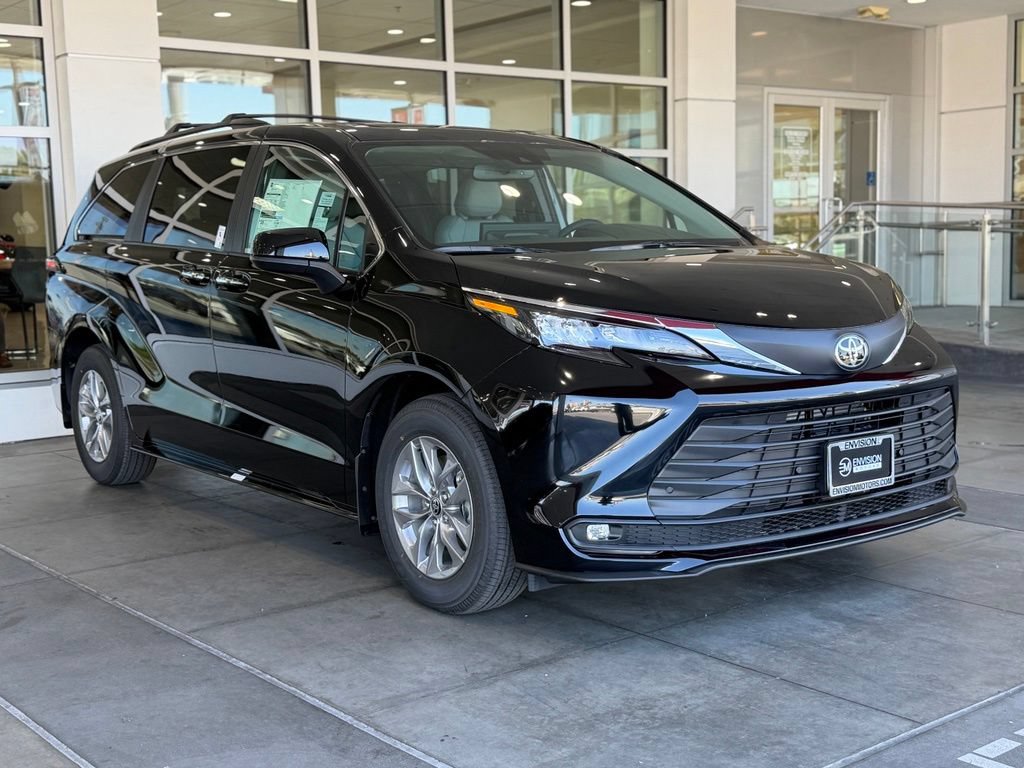 New 2026 Toyota Sienna XLE FWD image 6