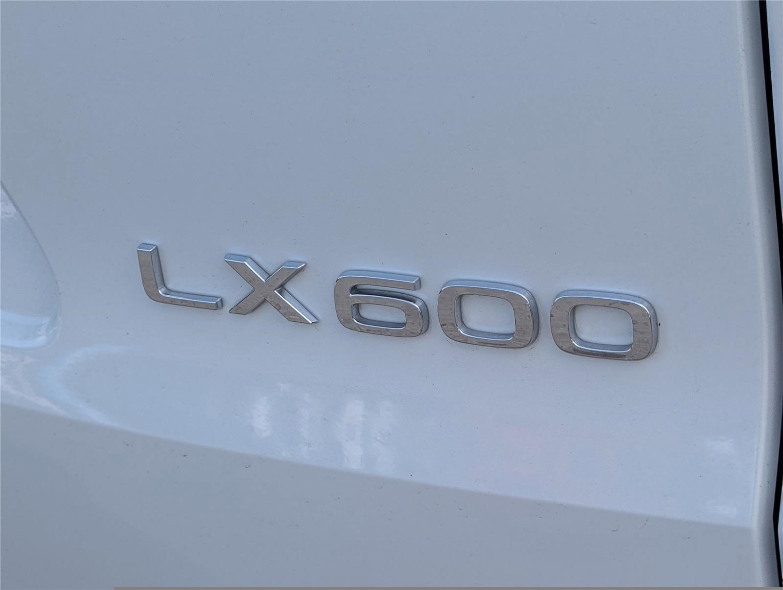 Used 2023 Lexus LX 600 4WD w/ Interior Upgrade Package image 9