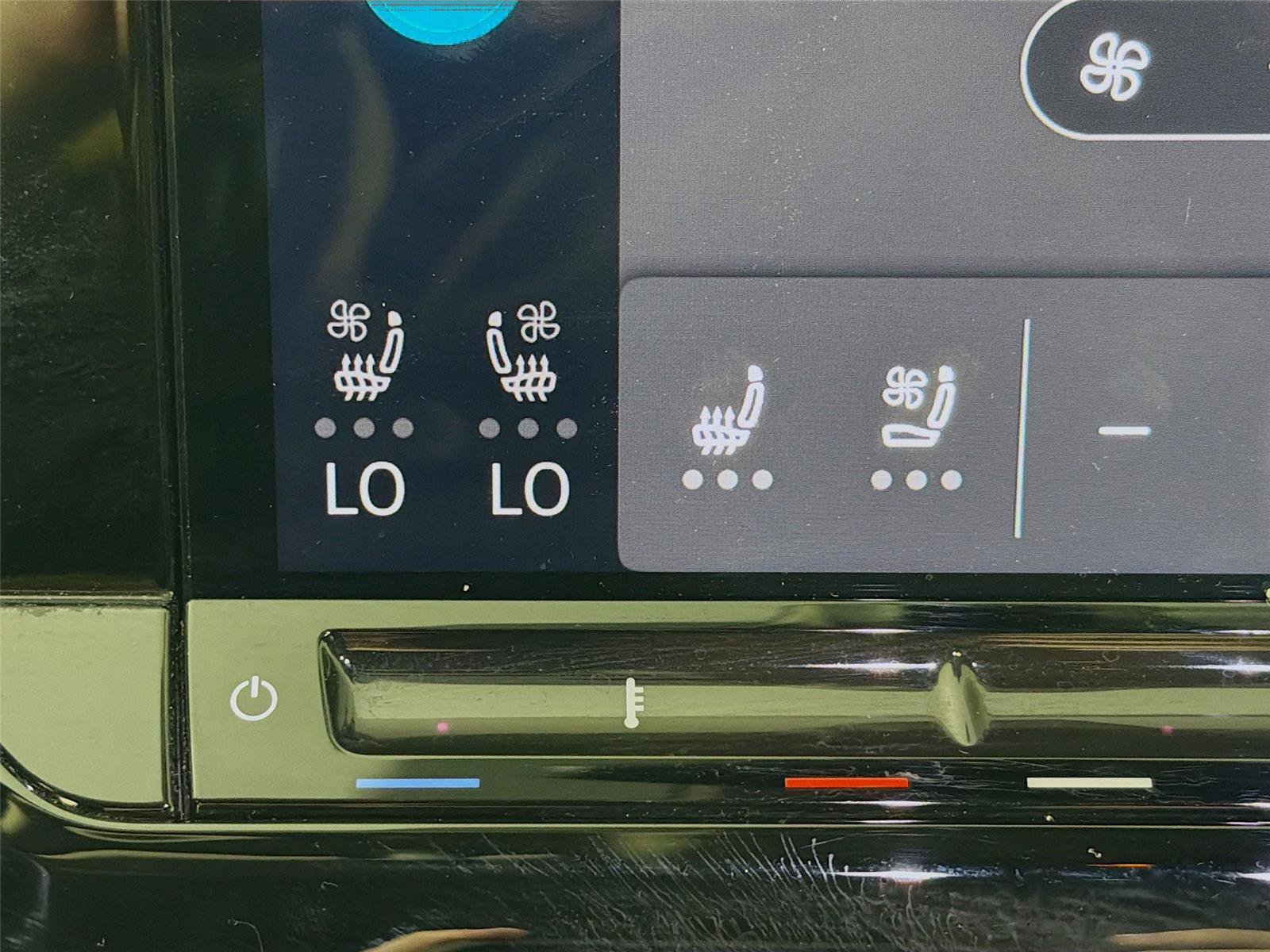 Used 2024 Volkswagen Atlas SE image 20