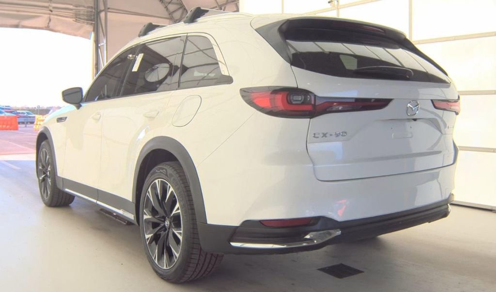Used 2024 MAZDA CX-90 Plug-In Hybrid w/ Premium Plus AWD/4WD image 4
