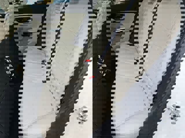 Used 2025 Mercedes-Benz GLC 300 GLC 300 image 20