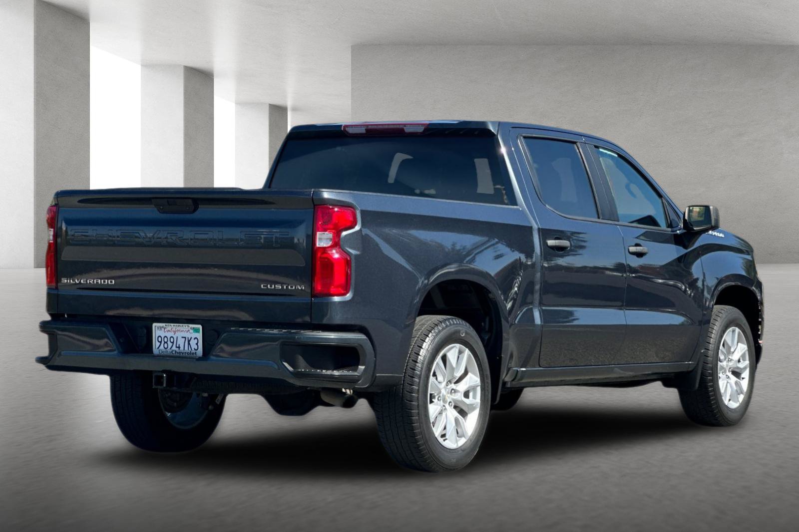Used 2022 Chevrolet Silverado 1500 Custom RWD image 4
