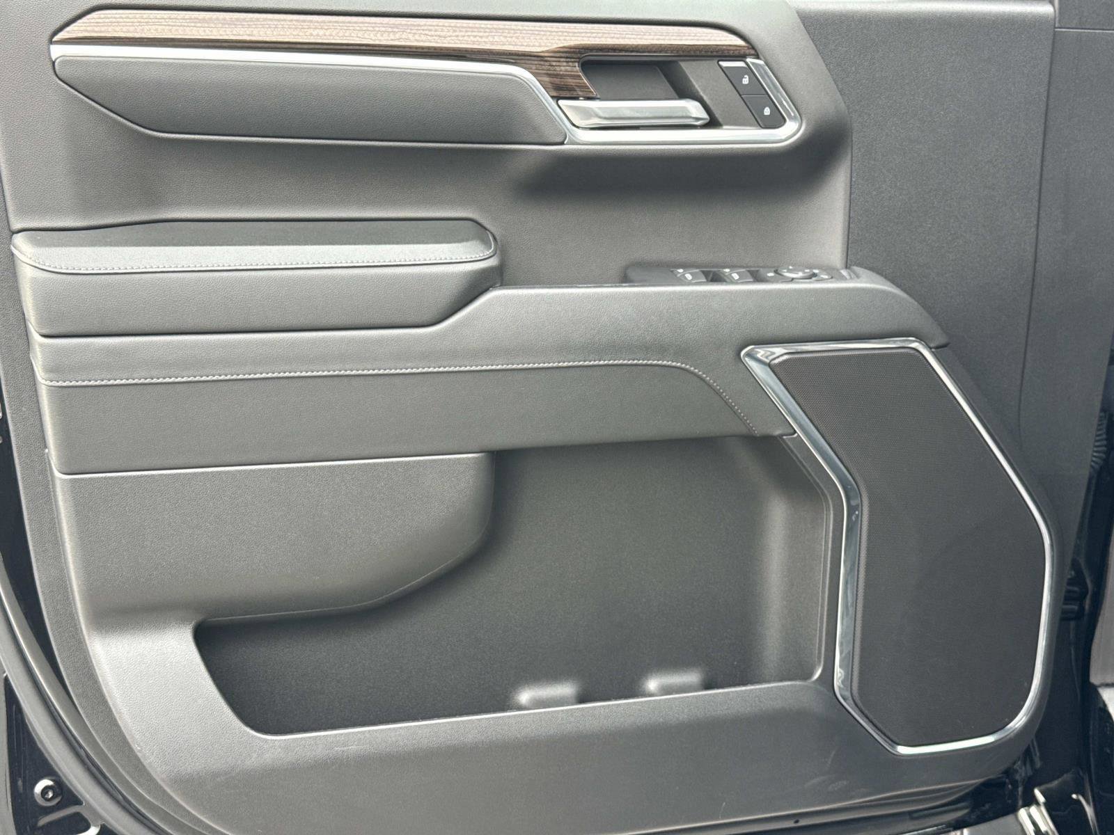 Used 2024 Chevrolet Silverado 1500 LT image 16