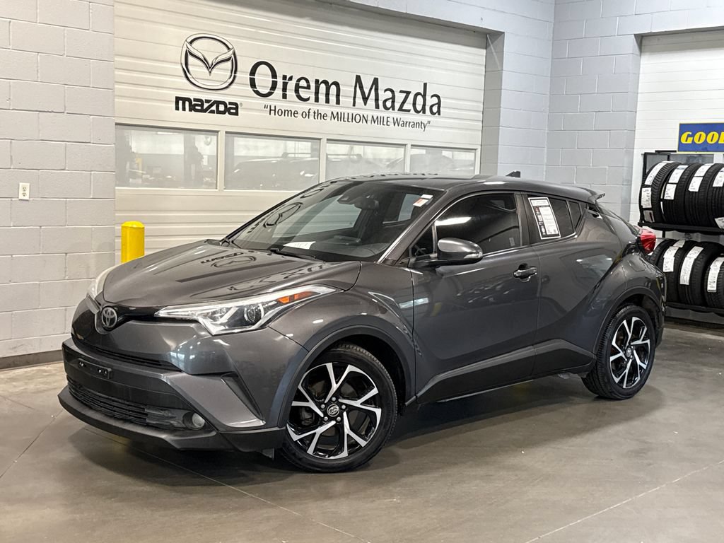 Used 2018 Toyota C-HR XLE FWD image 1