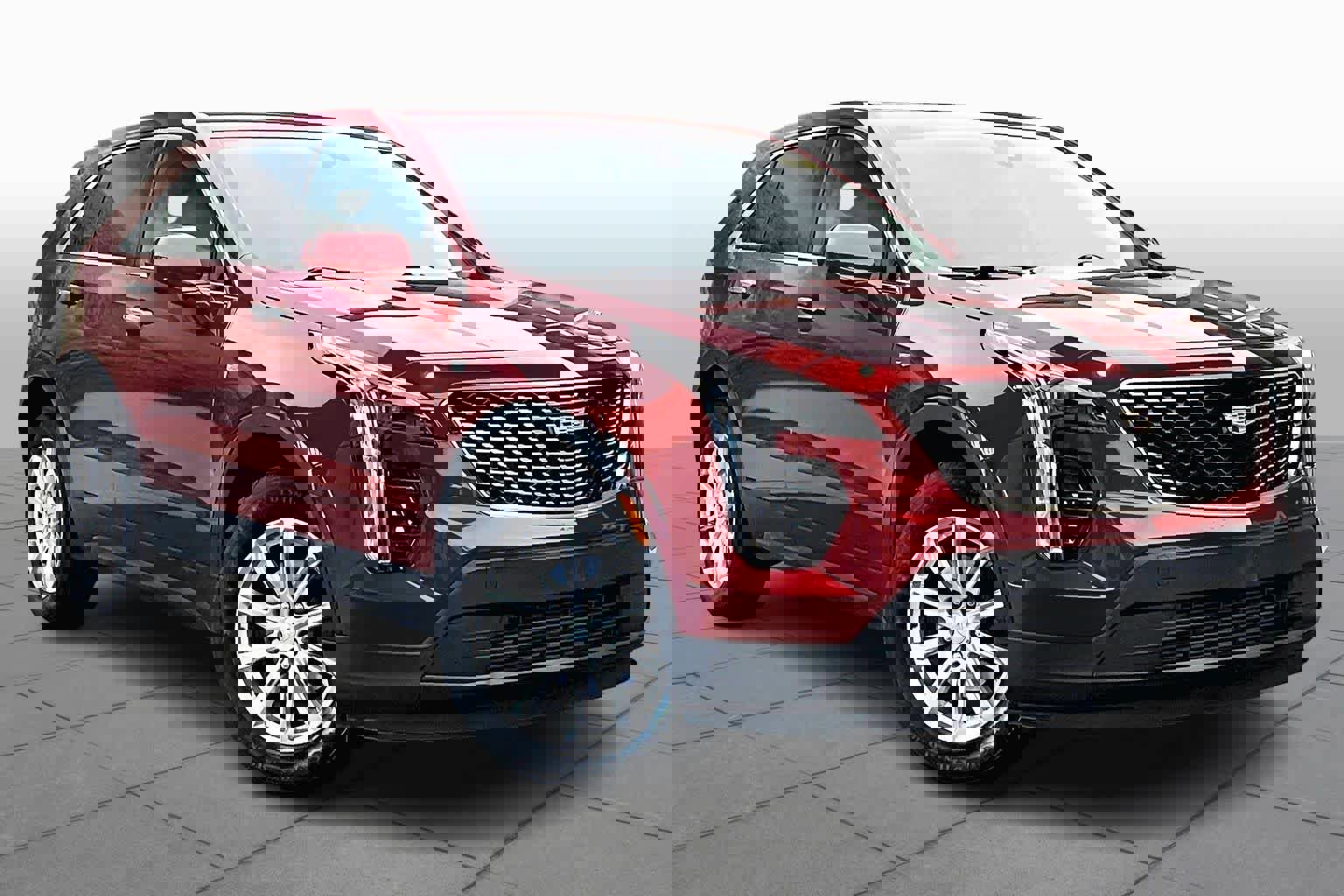 Used 2019 Cadillac XT4 Luxury image 3