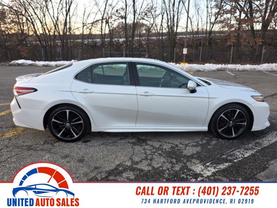 Used 2018 Toyota Camry XSE image 6