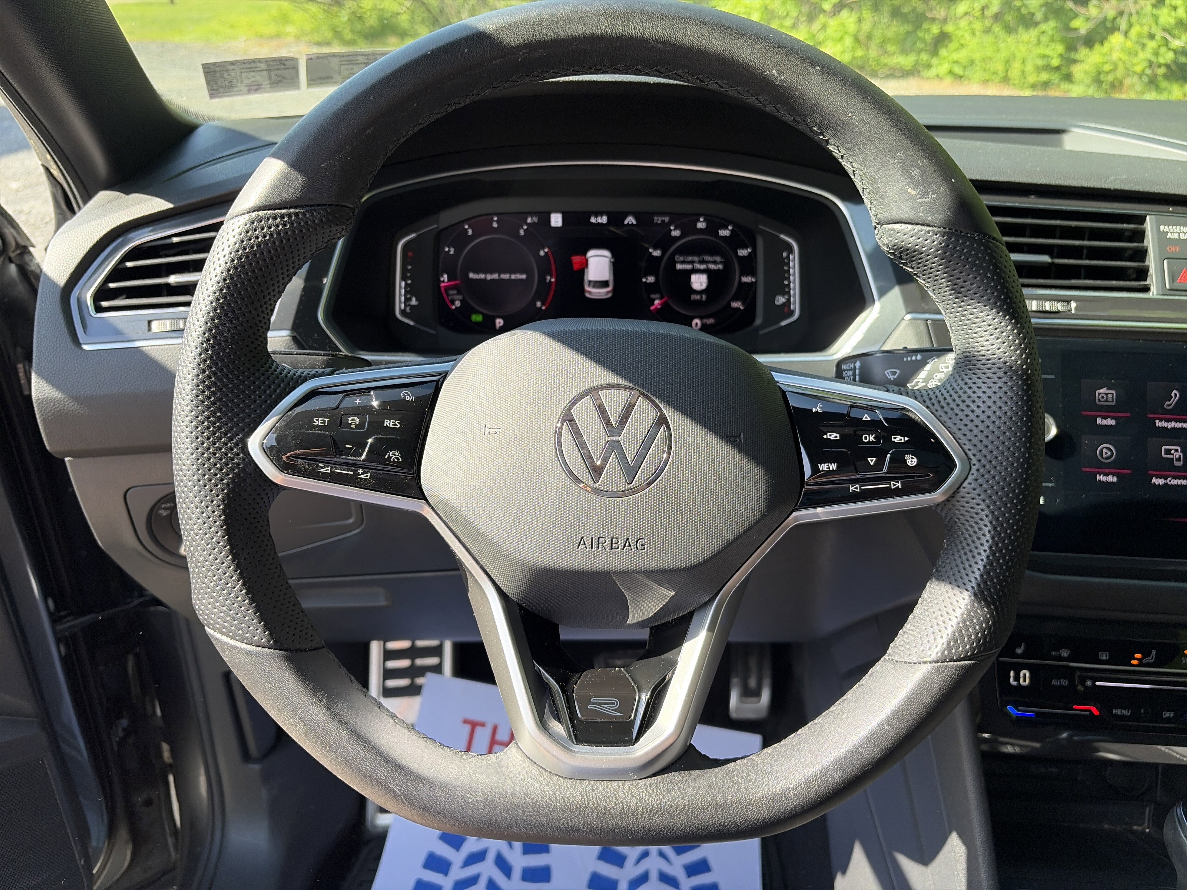 Used 2022 Volkswagen Tiguan SEL R-Line AWD/4WD image 31
