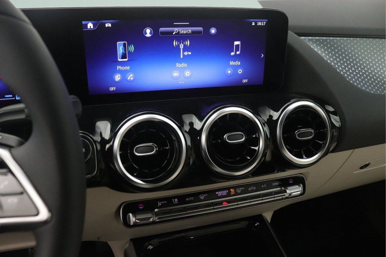 New 2026 Mercedes-Benz GLA 250 image 5