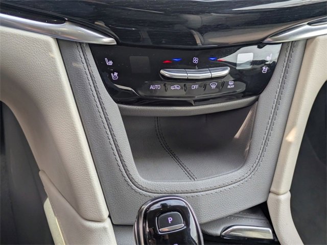 Used 2025 Cadillac XT6 Premium Luxury image 21