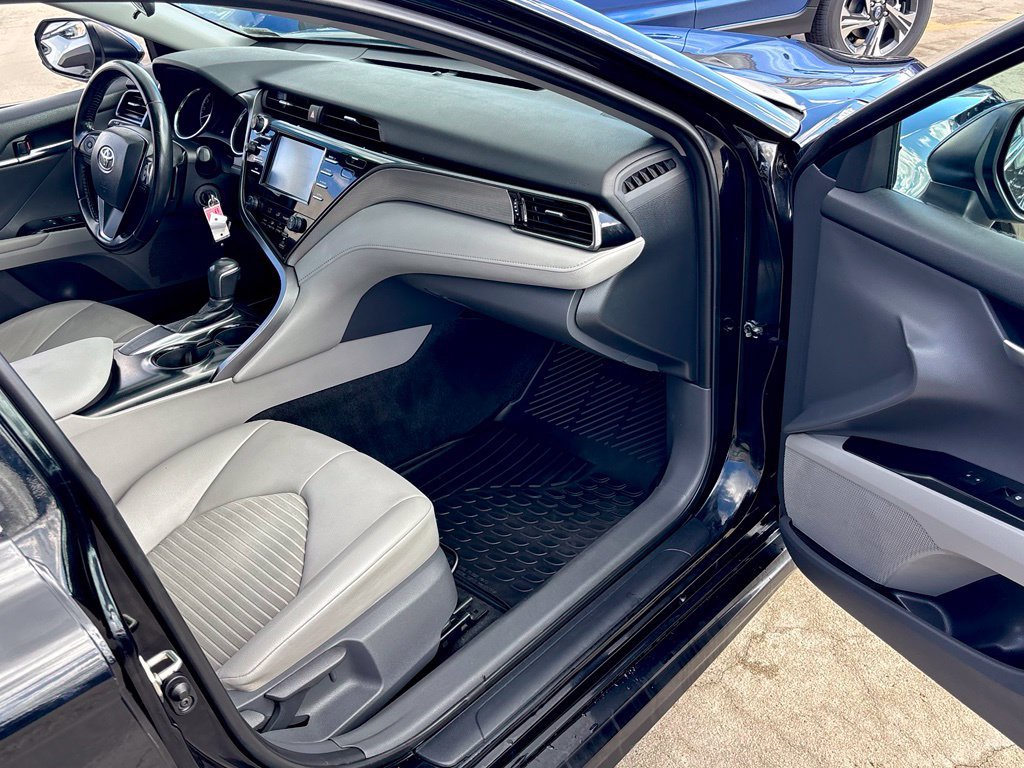 Used 2019 Toyota Camry SE w/ Carpet Mat Package FWD image 24