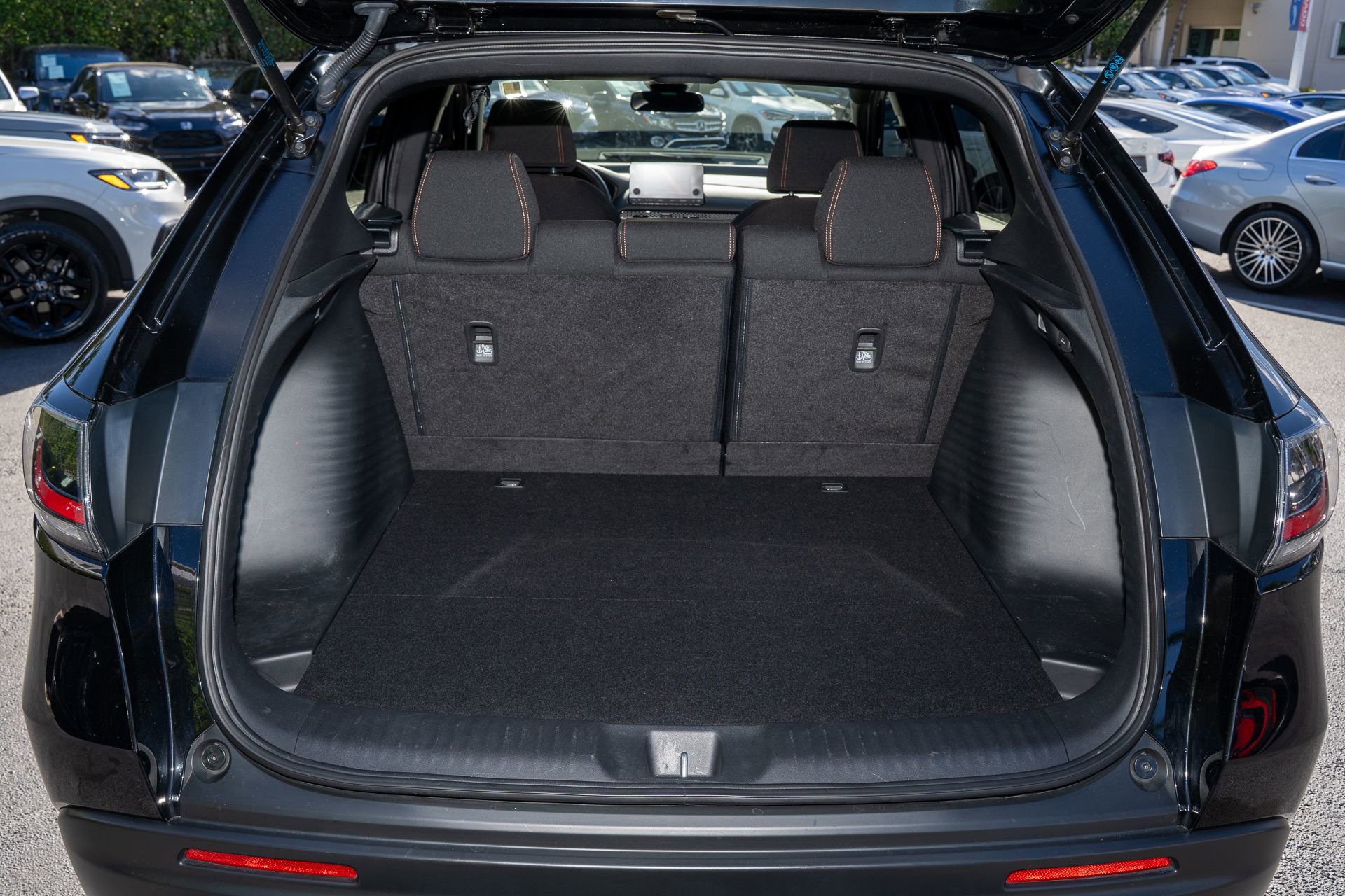 Used 2024 Honda HR-V Sport image 9