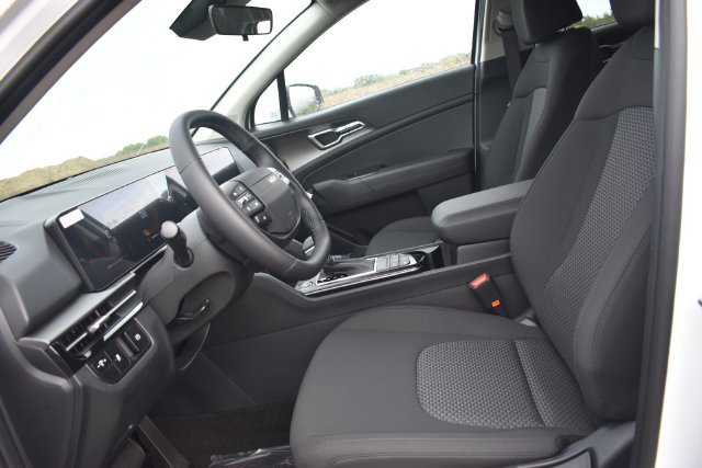 New 2027 Kia Sportage LX FWD image 20