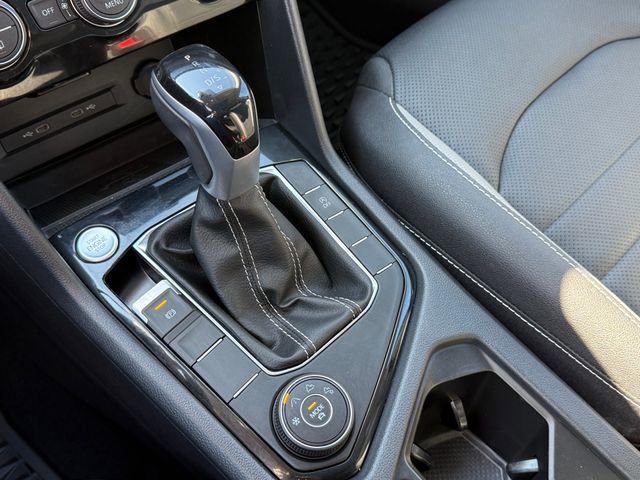 Certified 2024 Volkswagen Taos SEL image 15