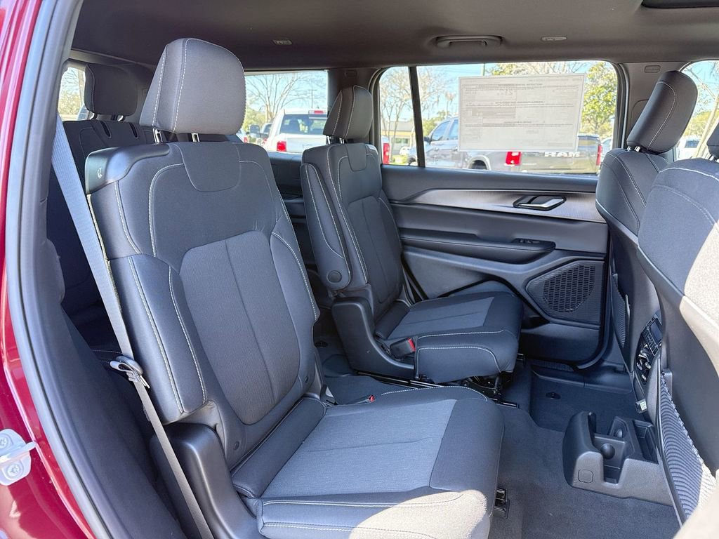 New 2026 Jeep Grand Cherokee L Laredo image 23