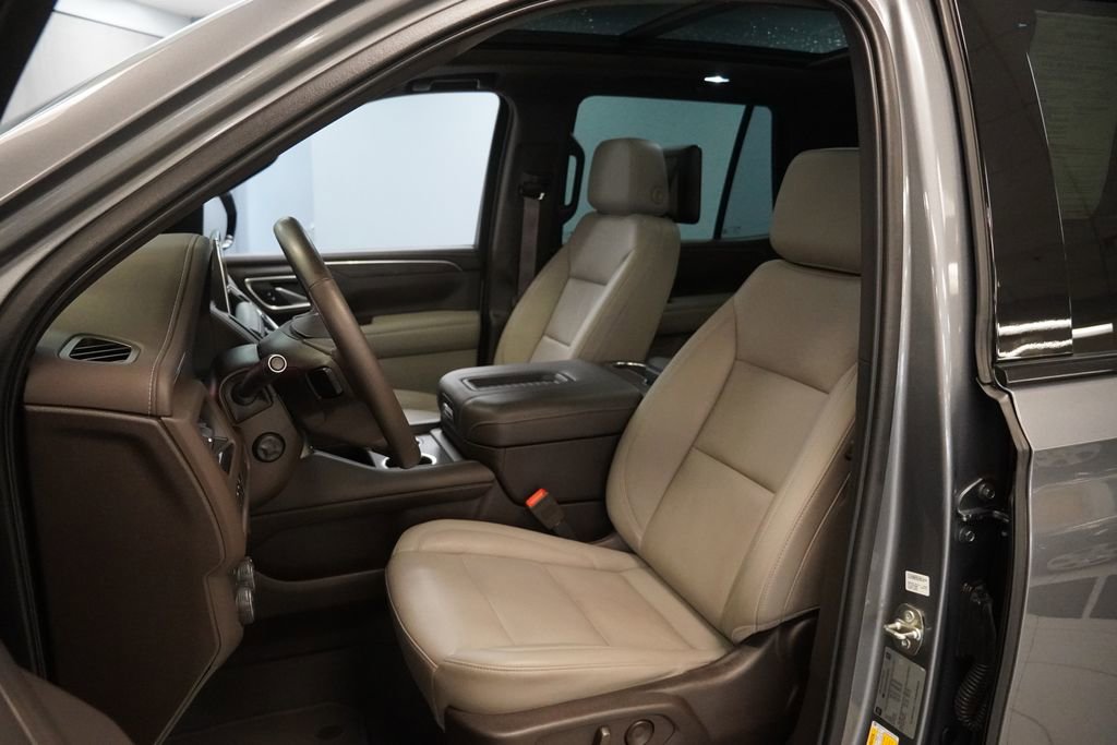 Used 2022 Chevrolet Tahoe Z71 w/ Z71 Off-Road Package AWD/4WD image 4
