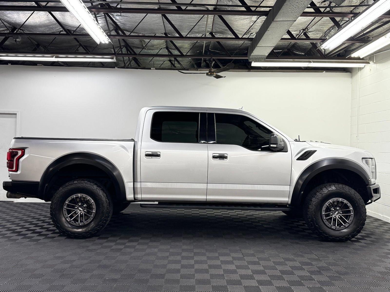 Used 2019 Ford F150 Raptor w/ Equipment Group 802A Luxury AWD/4WD image 4