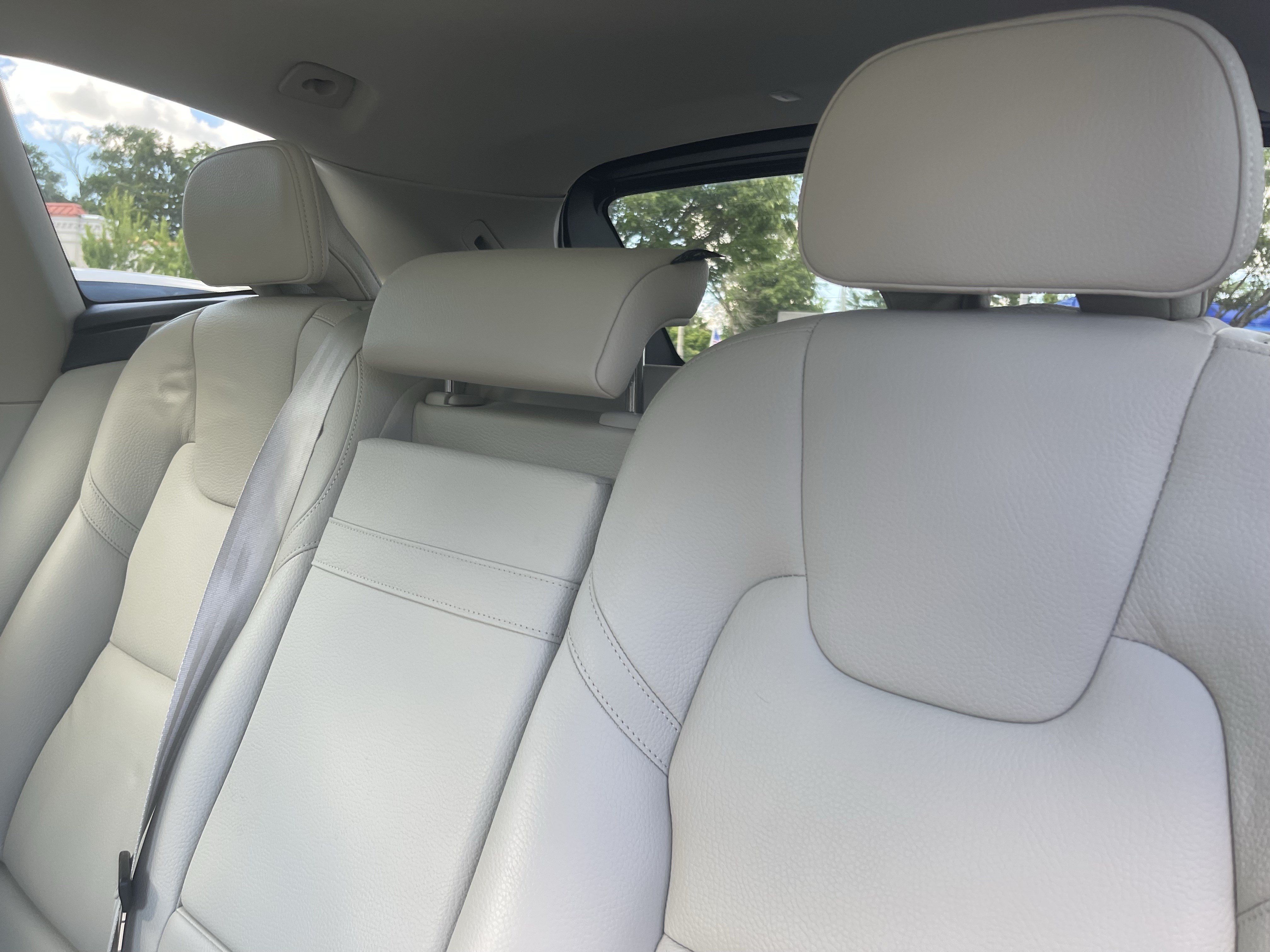 Used 2021 Volvo XC60 T5 Momentum w/ Advanced Package AWD/4WD image 10