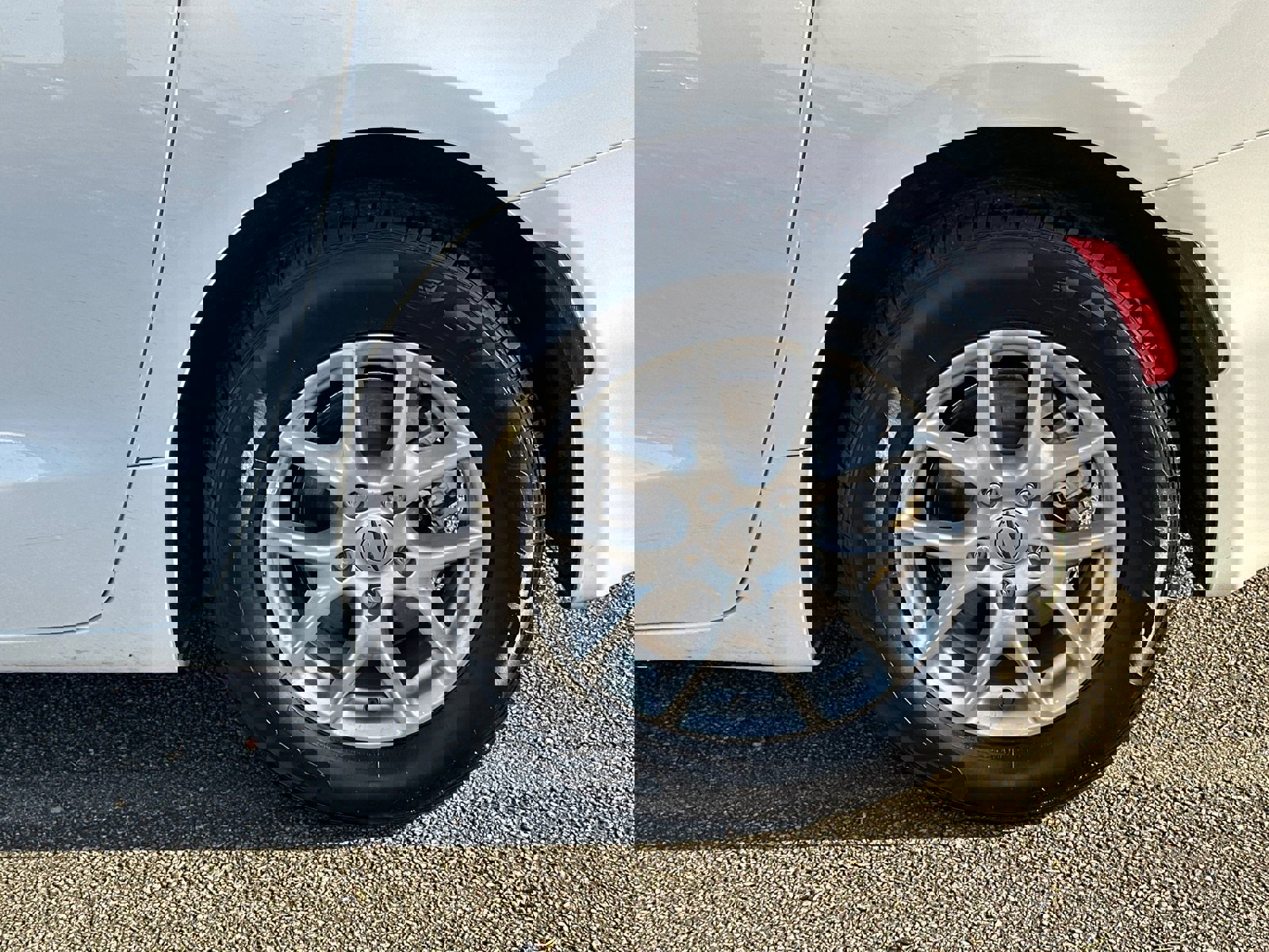 Used 2024 Chrysler Pacifica Touring-L image 19