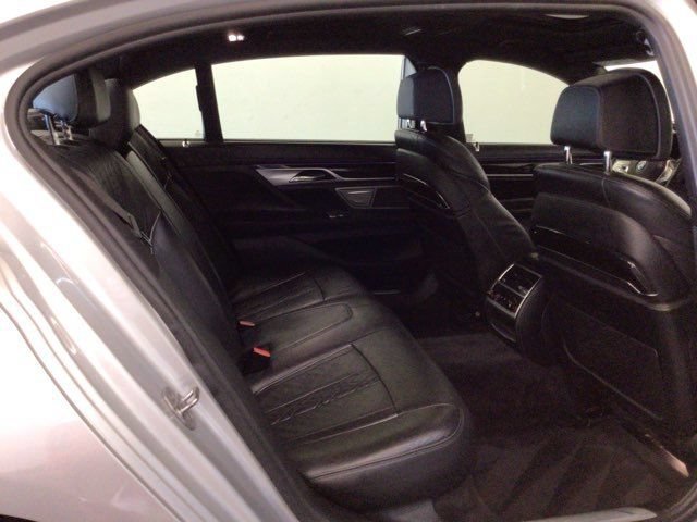 Used 2018 BMW 750i RWD image 7