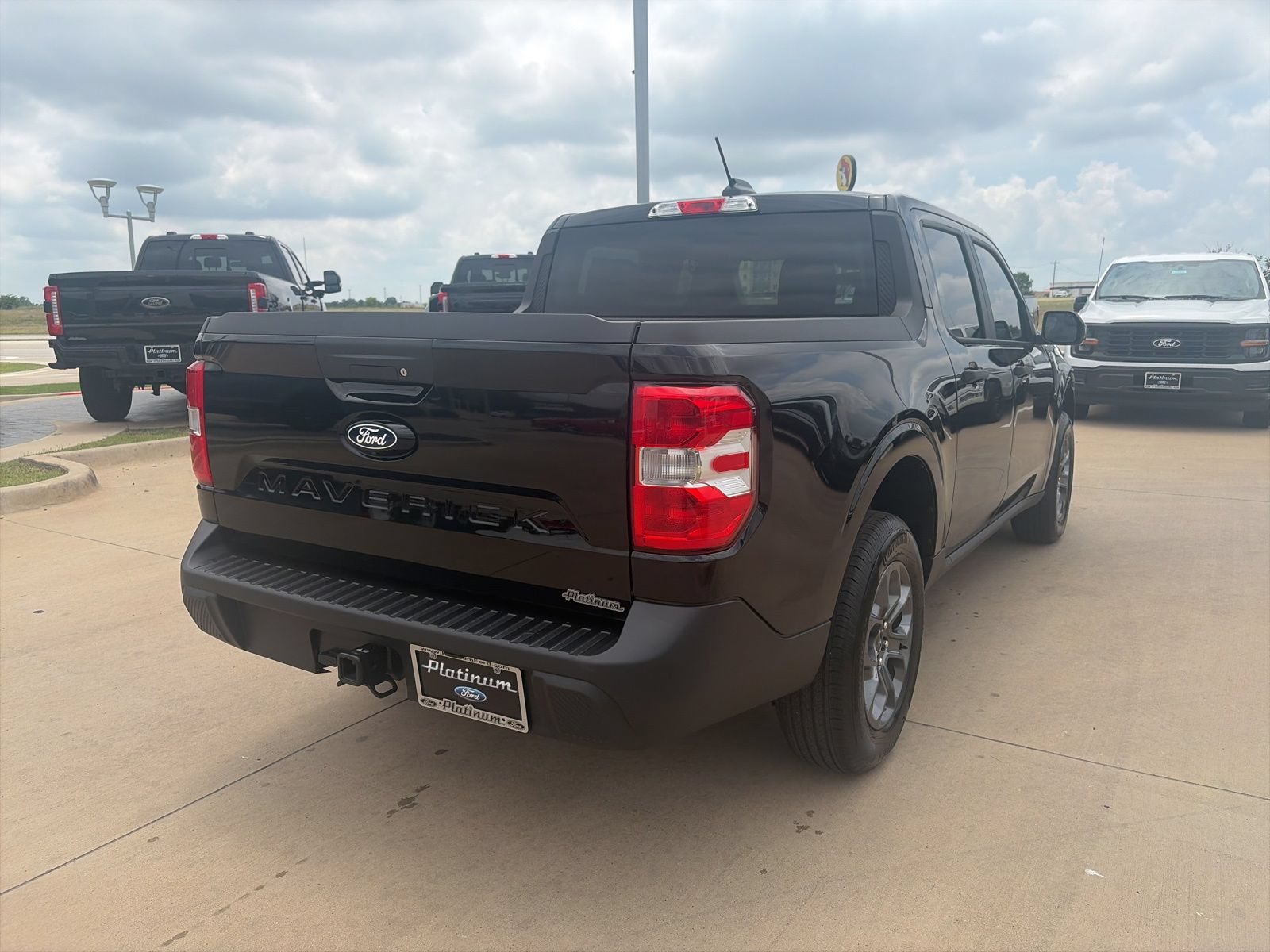 New 2026 Ford Maverick XLT w/ XLT Luxury Package FWD image 5