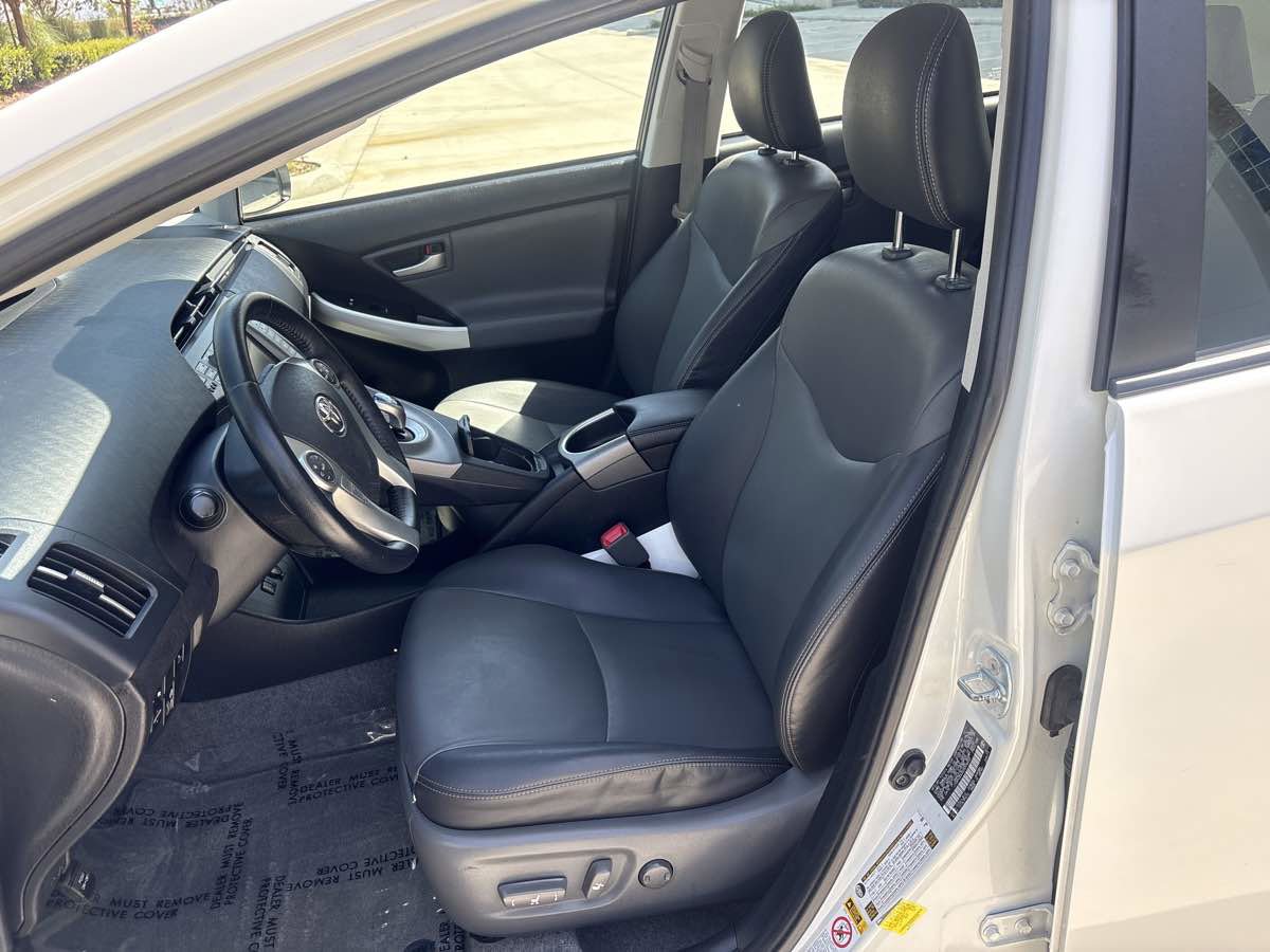 Used 2012 Toyota Prius Four w/ Deluxe Solar Roof Pkg FWD image 20