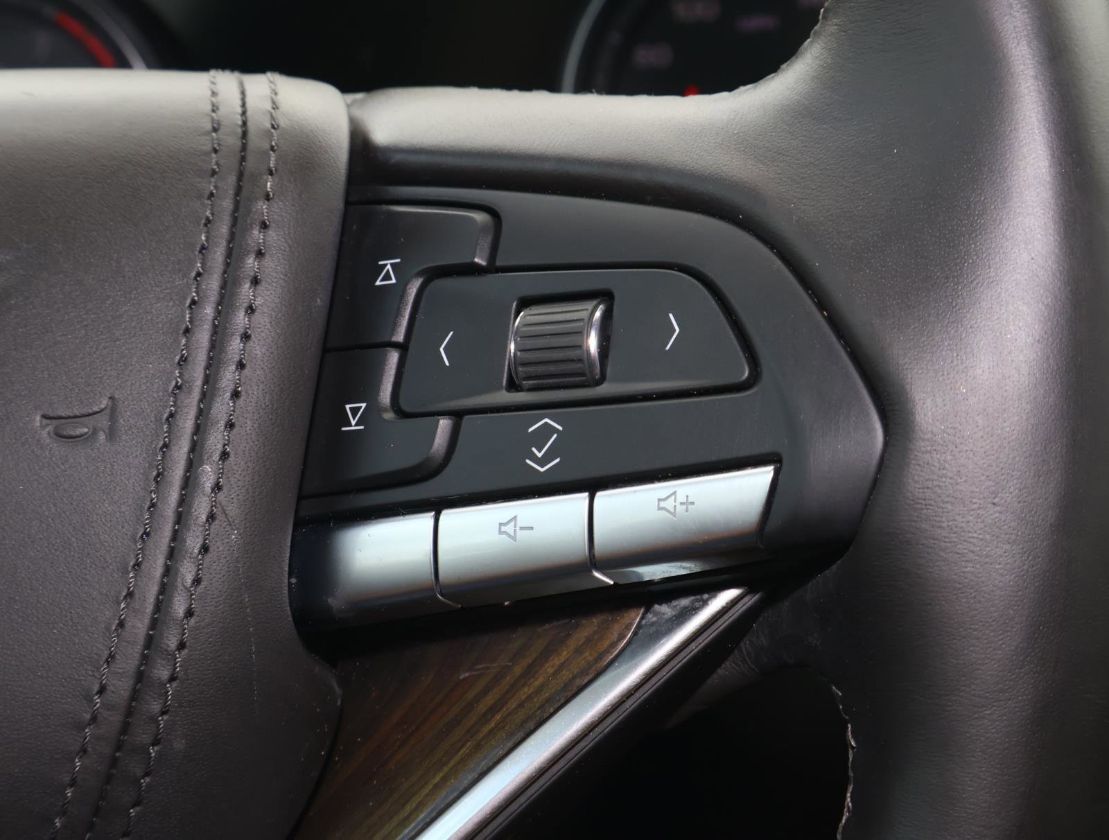 Used 2022 Cadillac XT6 Premium Luxury w/ Platinum Package image 31