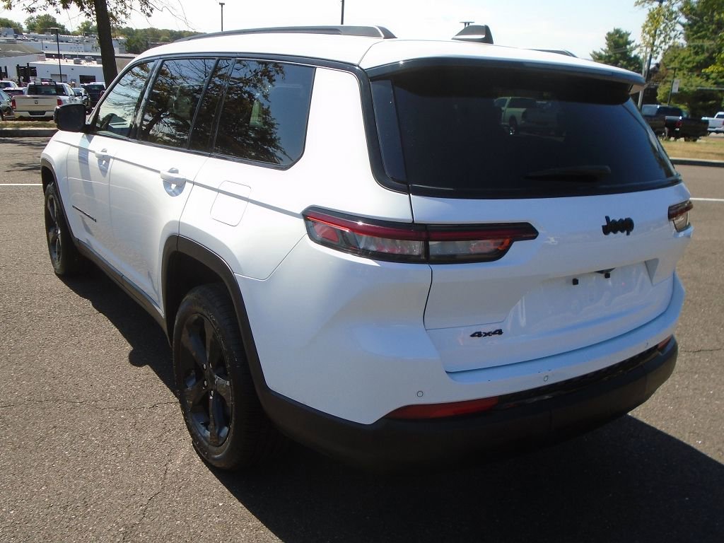 Certified 2023 Jeep Grand Cherokee L Laredo image 3