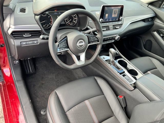 New 2025 Nissan Altima 2.5 SR AWD/4WD image 10