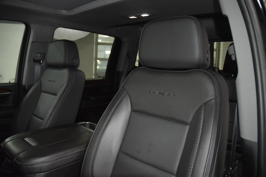 Used 2025 GMC Sierra 2500 Denali w/ Denali Reserve Package AWD/4WD image 44