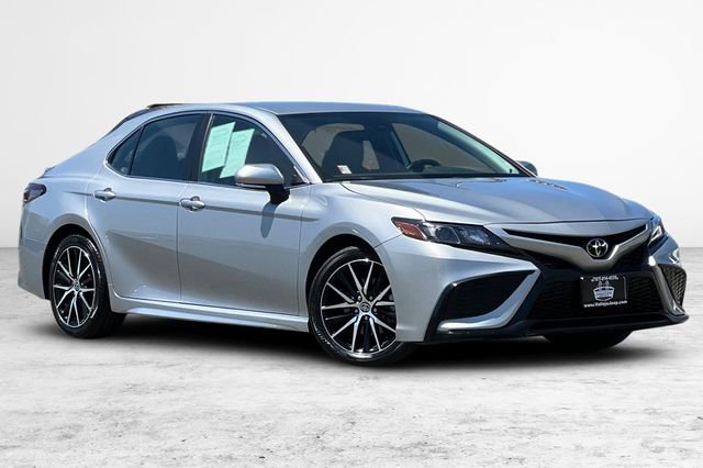 Used 2024 Toyota Camry SE w/ Cold Weather Package image 2