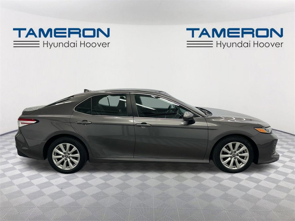 Used 2020 Toyota Camry LE image 6