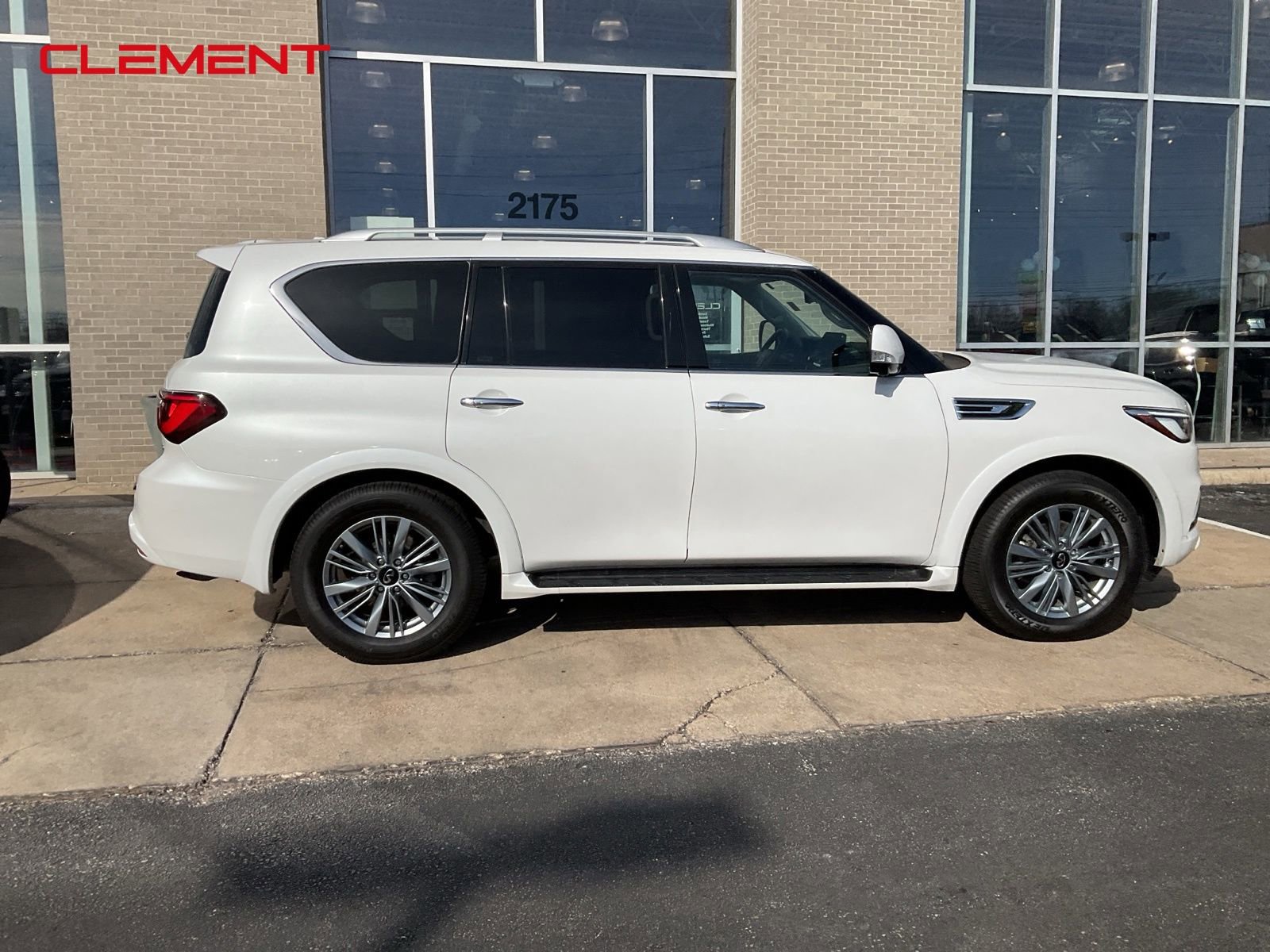 Used 2024 INFINITI QX80 Luxe image 4