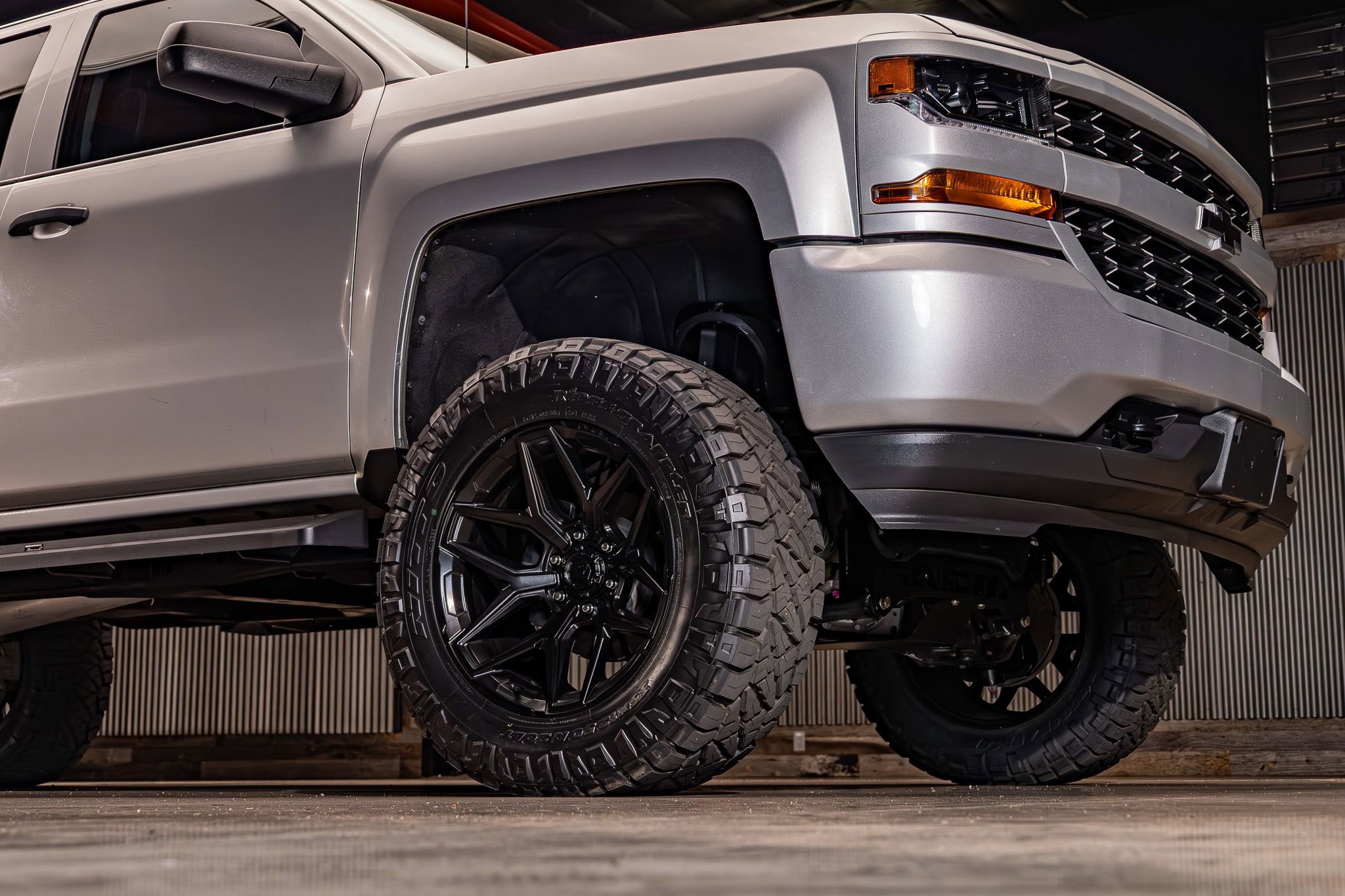 Used 2018 Chevrolet Silverado 1500 Custom w/ Custom Value Package AWD/4WD image 12