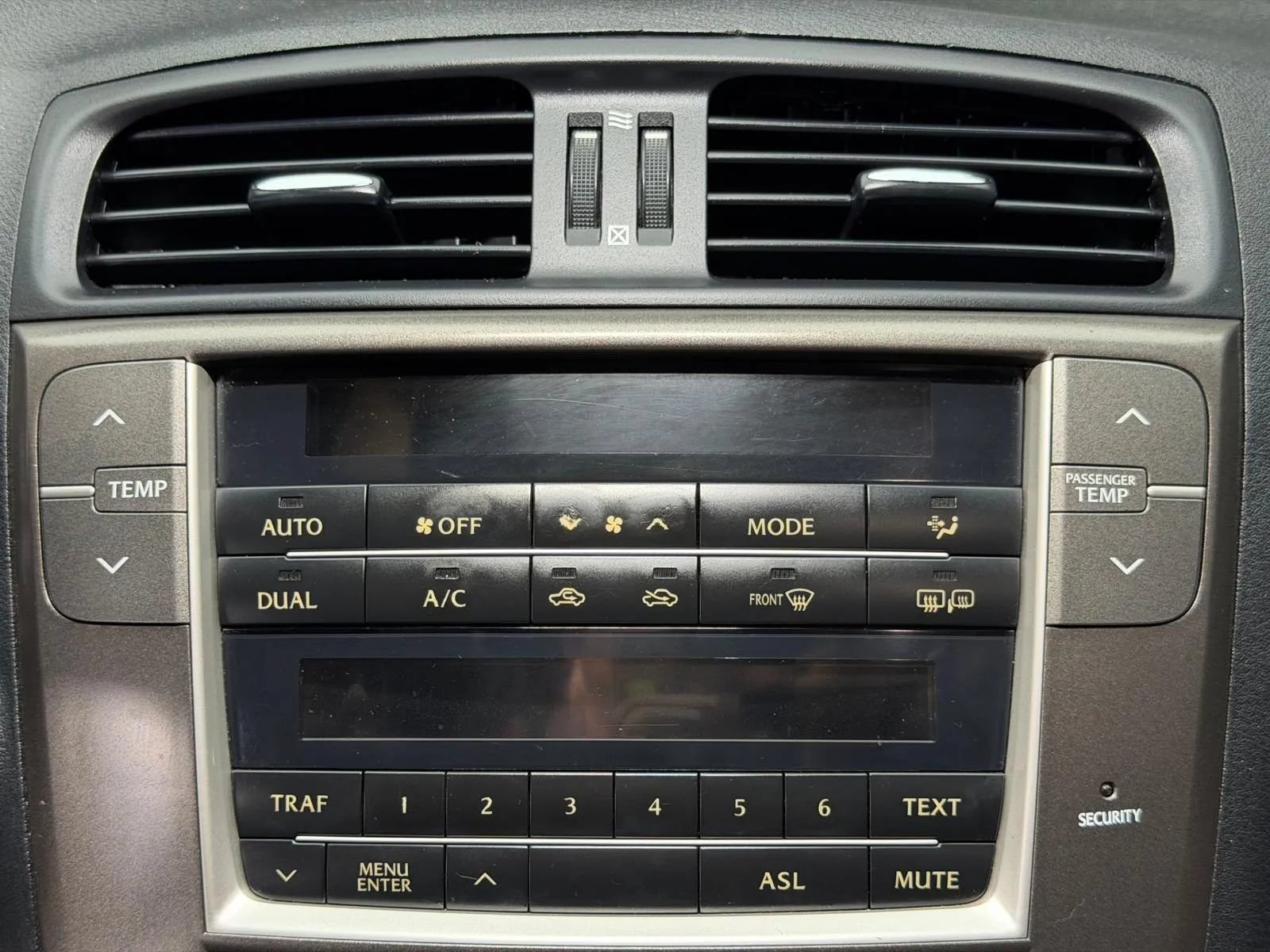 Used 2010 Lexus IS 250C RWD image 31